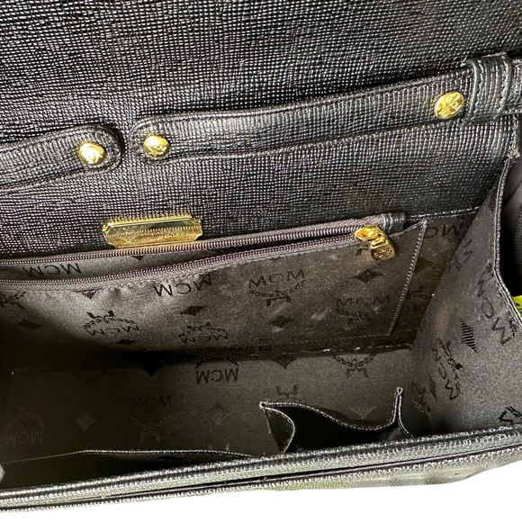 Genuine vintage MCM Munchen Michael Cromer signature black leather shoulder bag - Picture 7 of 15